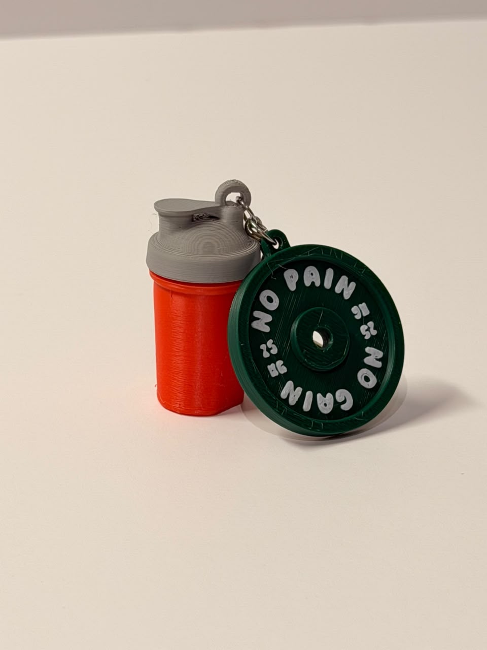 Red Shaker with Green Plate Keychain